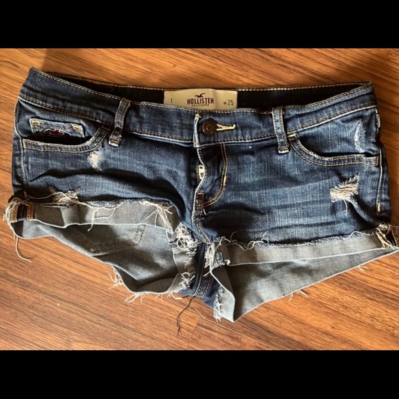 Hollister Denim Shorts - Picture 2 of 5